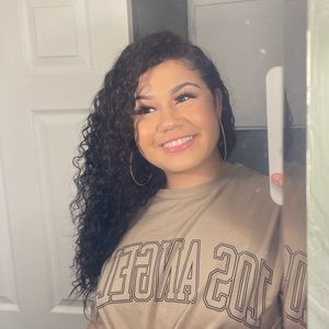 Meet your Posher, Alyssa